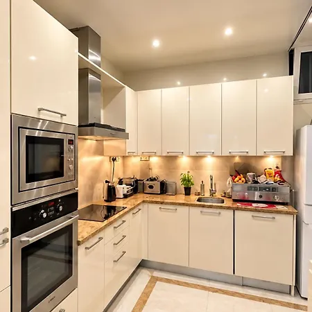 16 Luxury Art 2 Bed * Paris